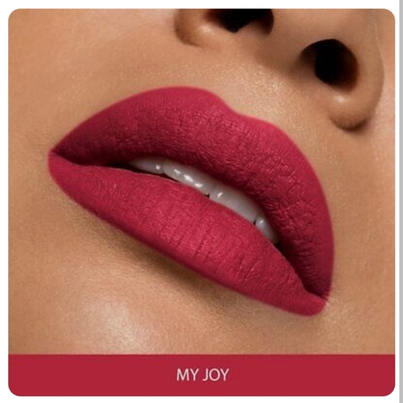 Lisa Armstrong Avon Lipstick - Picture 6 of 6